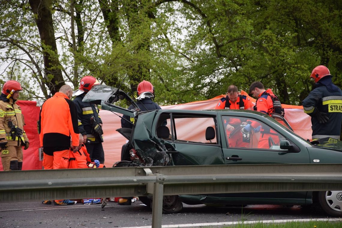 MODERÓWKA: Tragiczne zderzenie aut na DK28. Nie żyje 68-latek