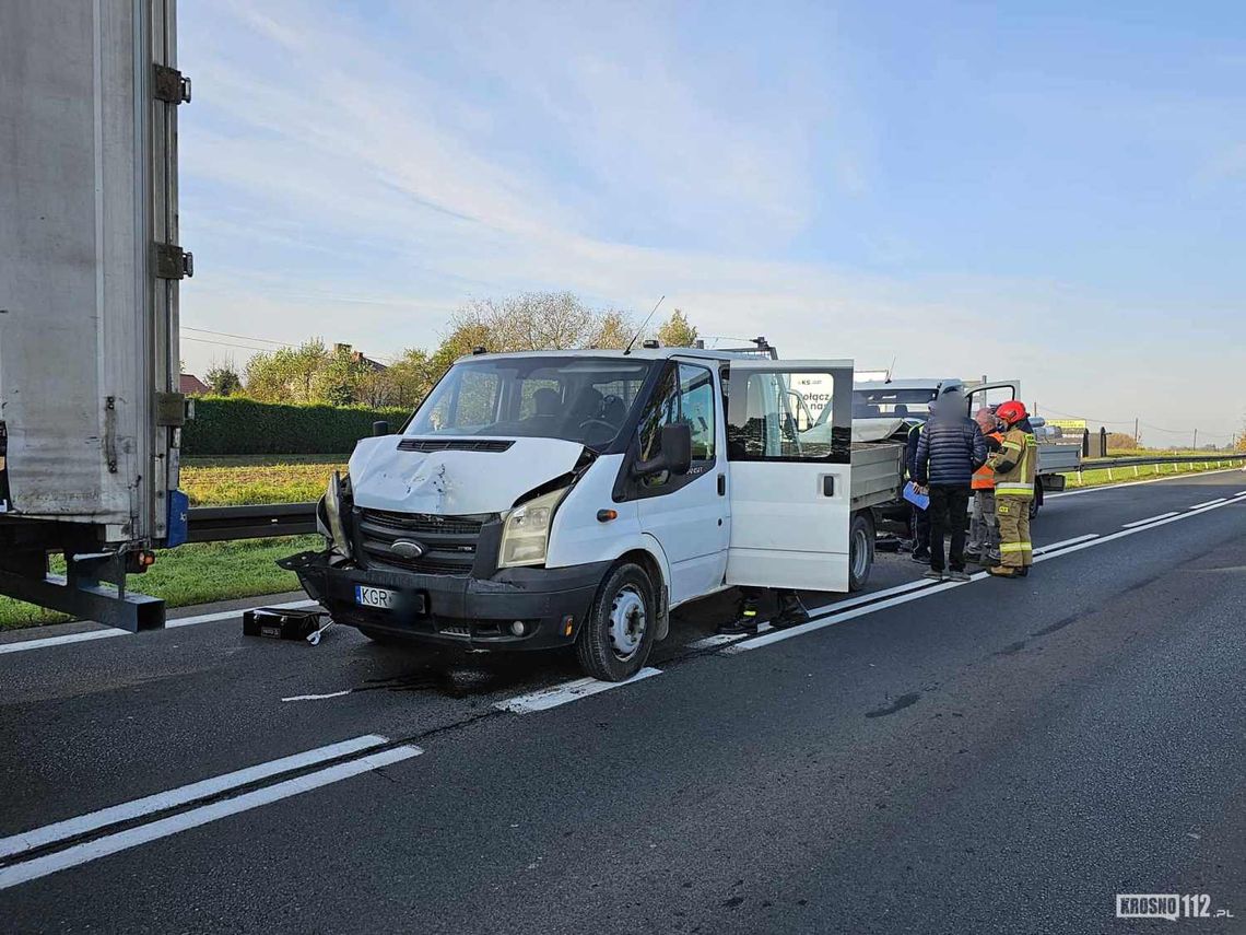 Moderówka. Zderzenie ciężarówki i dwóch busów dostawczych