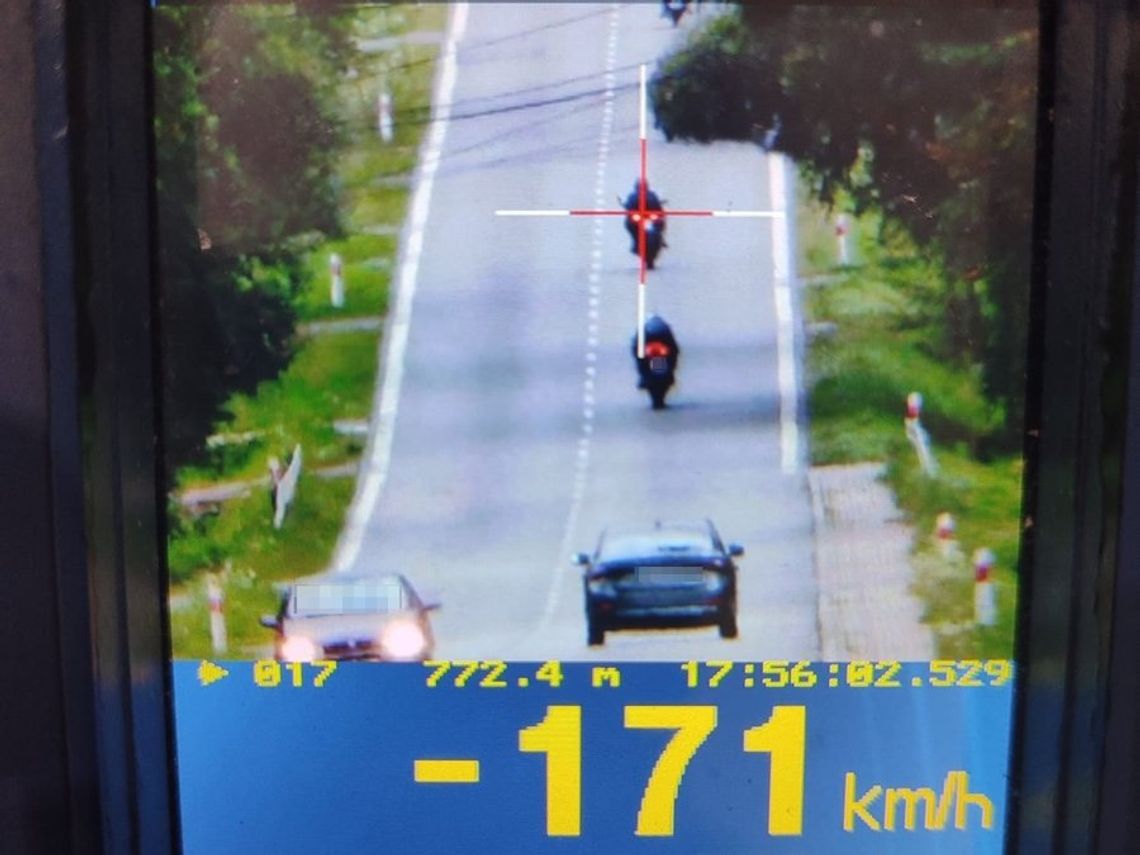 Motocykliści na celowniku policjantów. Rekordzista jechał 179 km/h w terenie zabudowanym