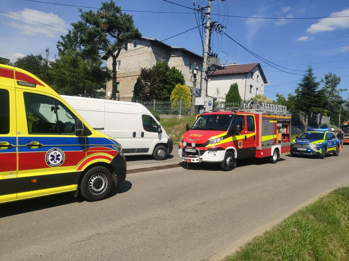 Motocyklista wjechał w bok dostawczego Citroena w Jedliczu Motocyklista wjechał w bok dostawczego Citroena w Jedliczu