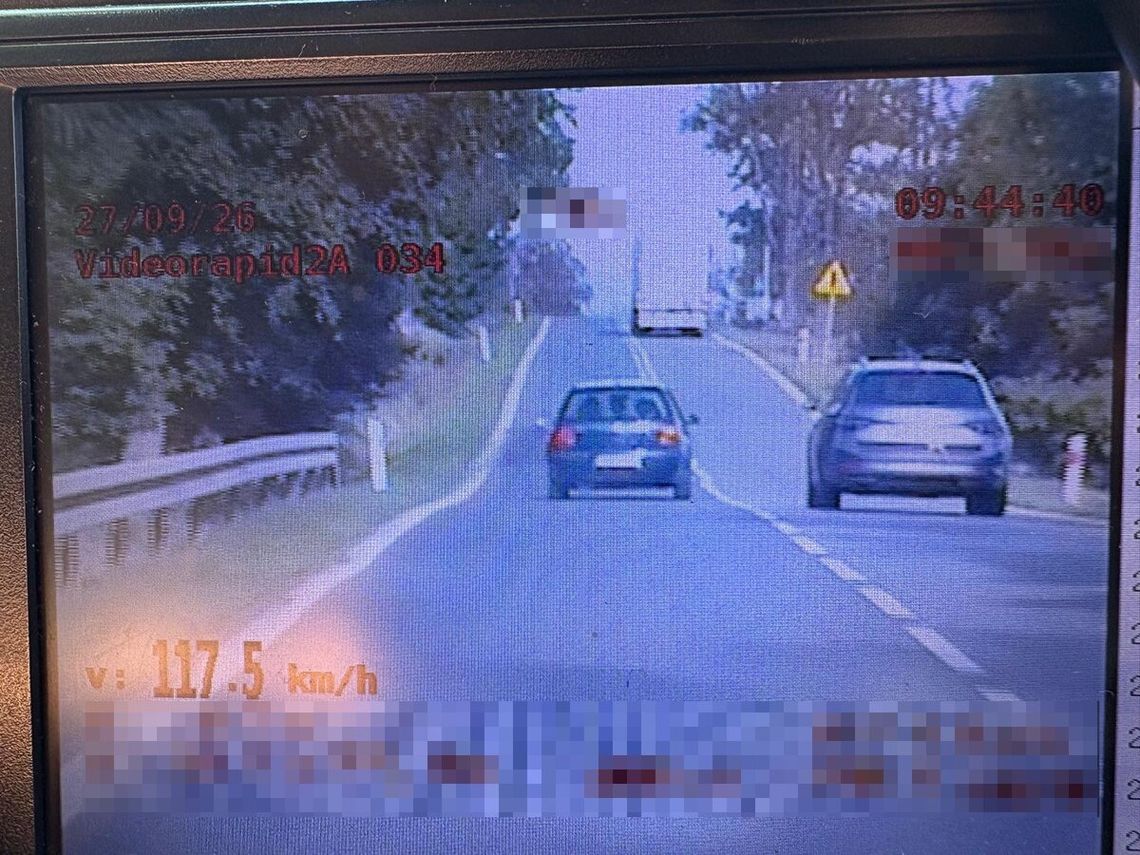 Na liczniku 117 km/h, rodzina na pokładzie. Kierowca 1,2 promila
