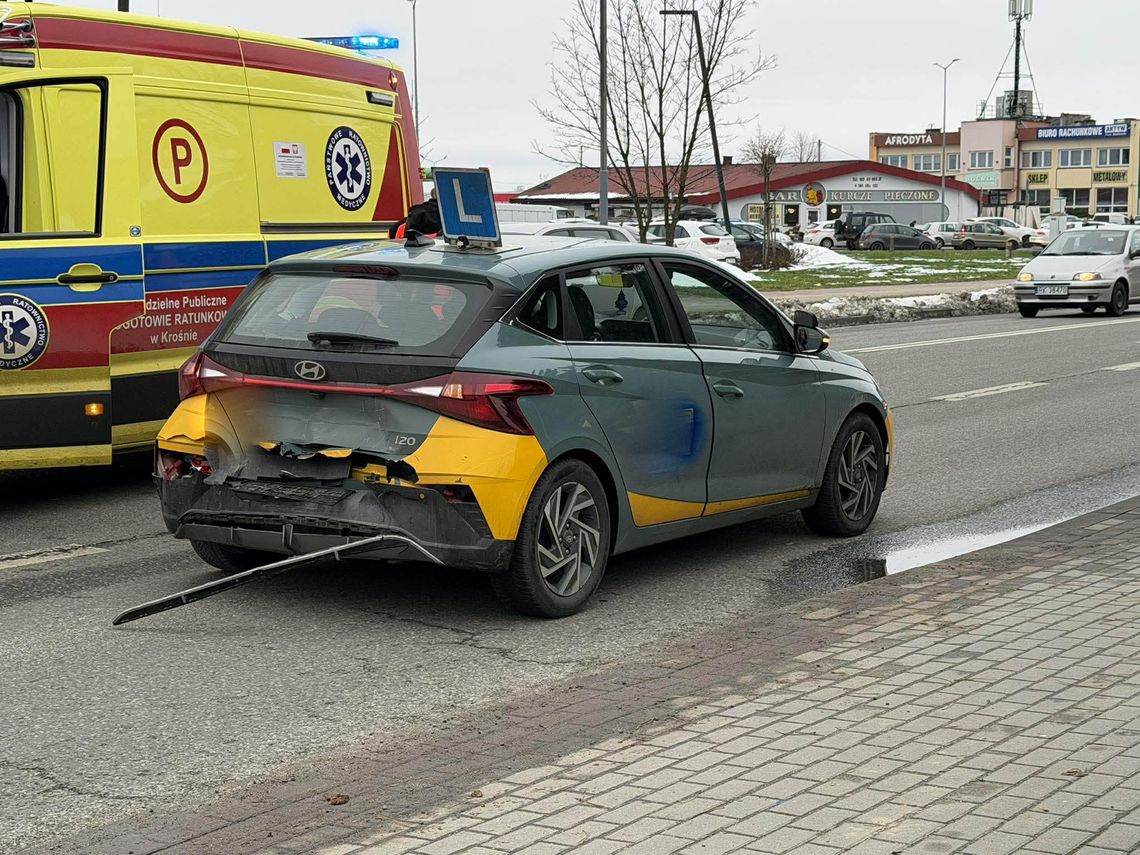 Najechanie na siebie pojazdów na Czajkowskiego Najechanie na siebie pojazdów na Czajkowskiego