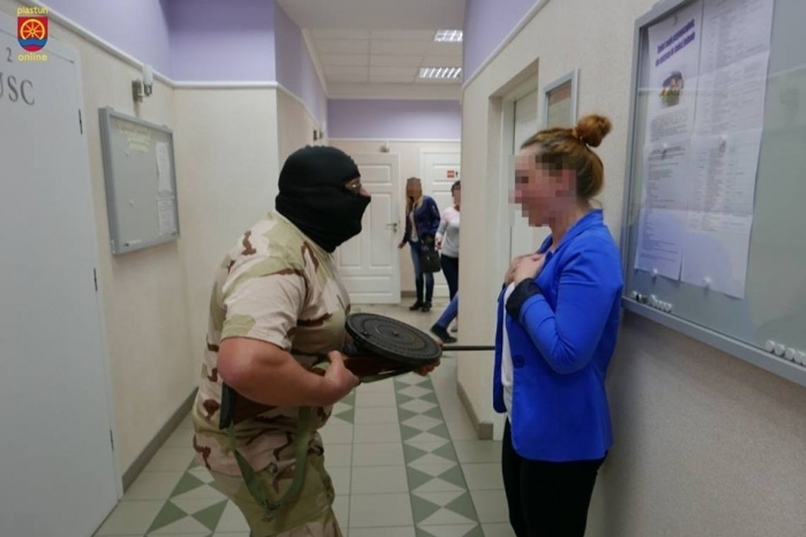 Napad w Urzędzie Gminy Miejsce Piastowe. Policjanci w akcji