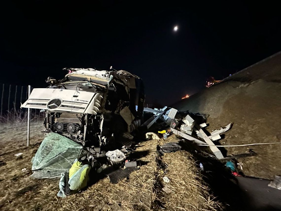 Nie żyje 54-letni kierowca ciężarówki. Tragiczny wypadek na autostradzie A4