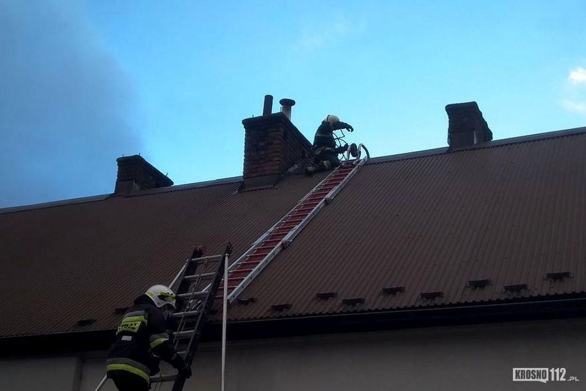 Niebezpieczne pożary wewnątrz domów w Daliowej, Równem i Iwli
