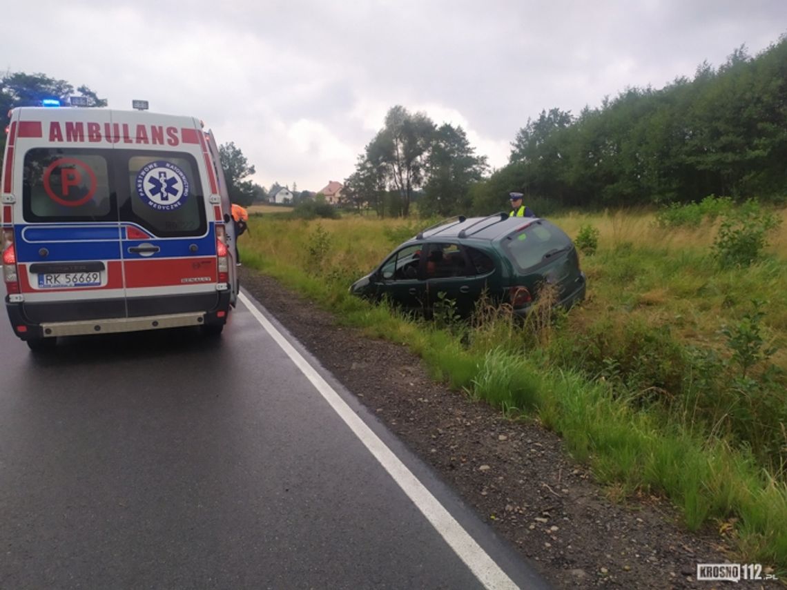 Niebezpieczne zdarzenie w Targowiskach. Kierowca uniknął zderzenia wjeżdżając do rowu