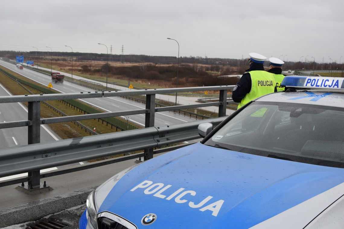 Nietrzeźwa 21-latka pędziła autostradą bez uprawnień