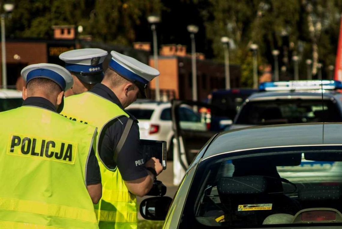 Nietrzeźwa 38-latka przekroczyła prędkość. Podróżowały z nią dzieci