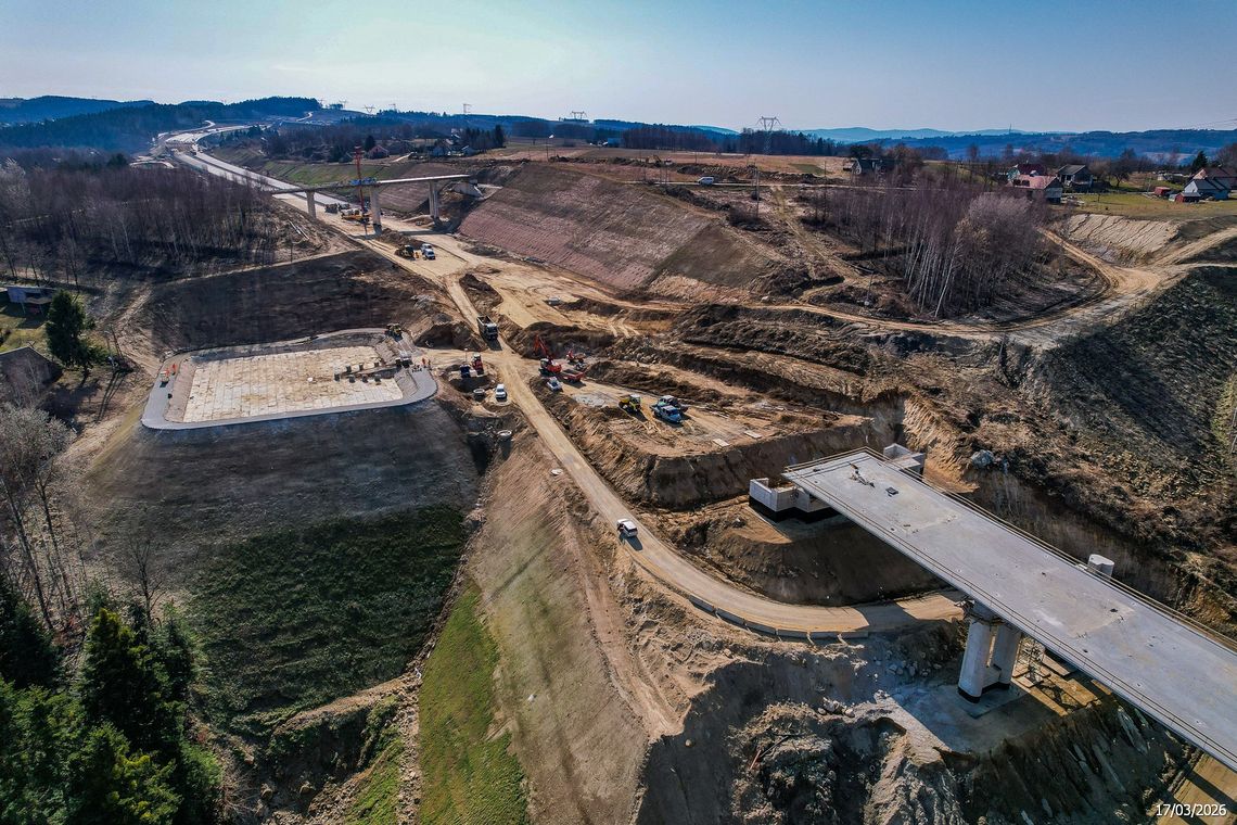 Nietypowe posadowienie zbiornika retencyjnego przy budowie S19