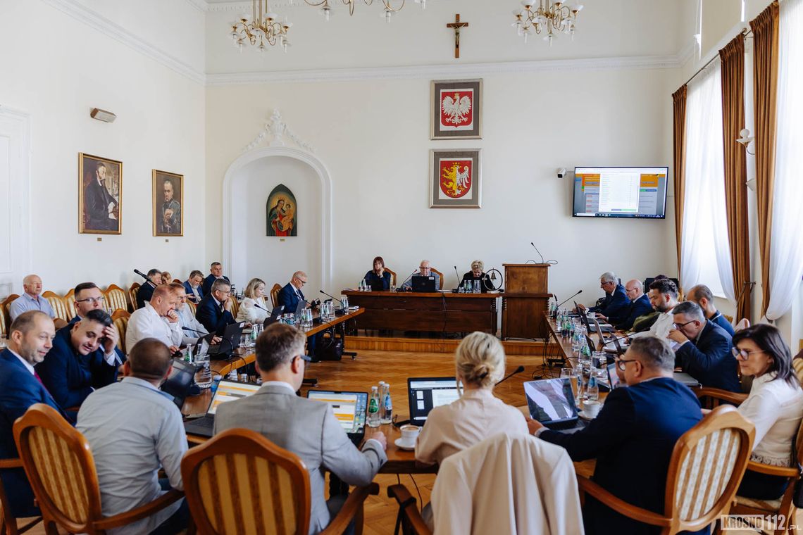 Nocna prohibicja znów nie przeszła. 10 radnych było „za”, 10 „przeciw” Nocna prohibicja znów nie przeszła. 10 radnych było „za”, 10 „przeciw”