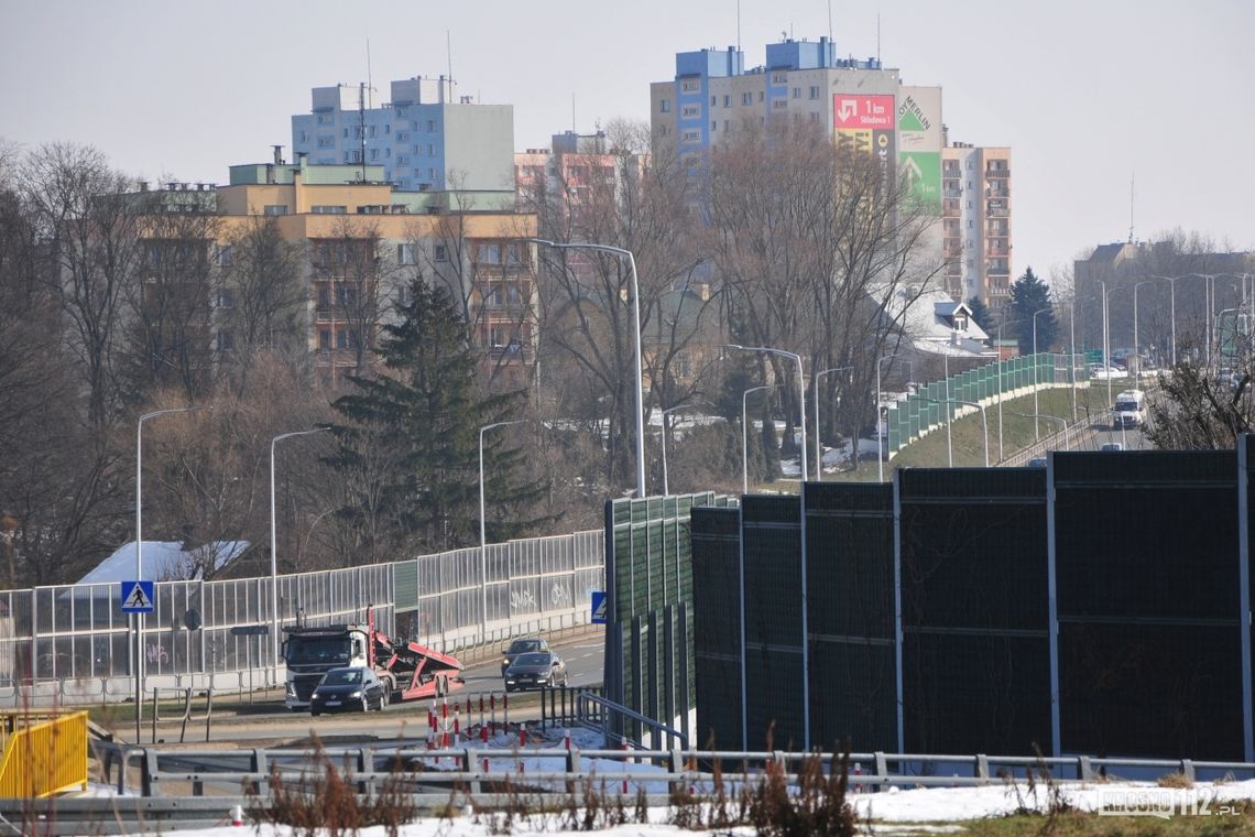 Normy hałasu wzdłuż DK28 są przekroczone. Miasto musi zainwestować w ekrany