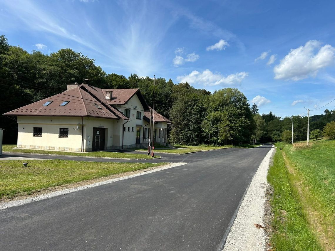 Nowa jakość drogi powiatowej w Rzepniku – inwestycja zakończona
