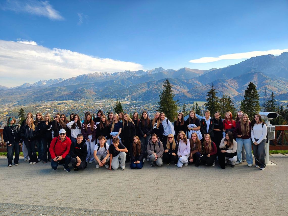 Nowa klasa ratownicza Naftówki w Zakopanem. Integracja, Tatry, wizyta w Straży Granicznej Nowa klasa ratownicza Naftówki w Zakopanem. Integracja, Tatry, wizyta w Straży Granicznej
