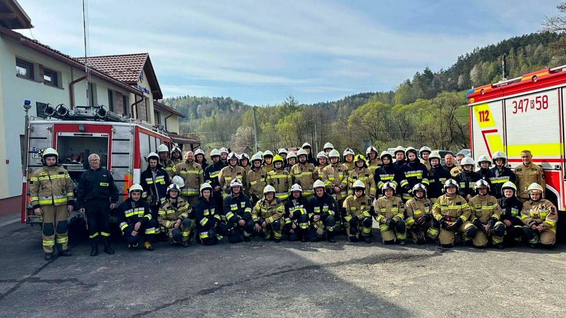 Nowi strażacy-ratownicy gotowi do służby. Zakończenie szkolenia podstawowego