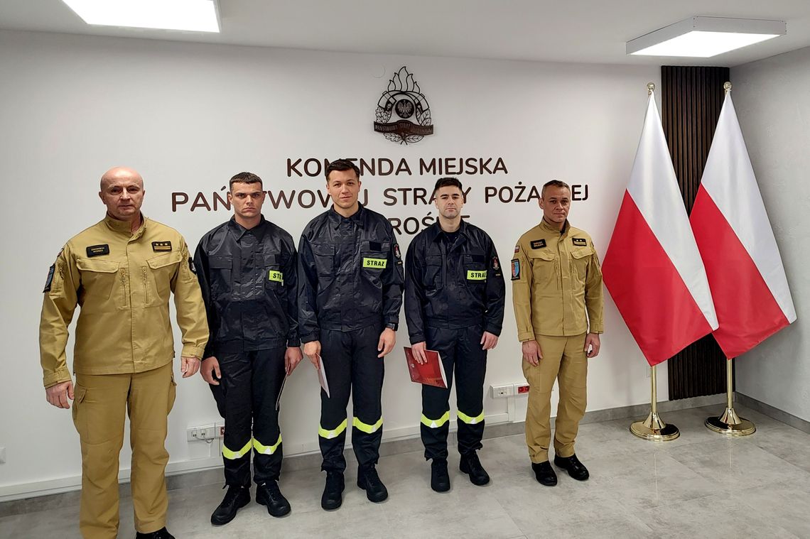 Nowi strażacy rozpoczęli służbę w krośnieńskiej komendzie PSP
