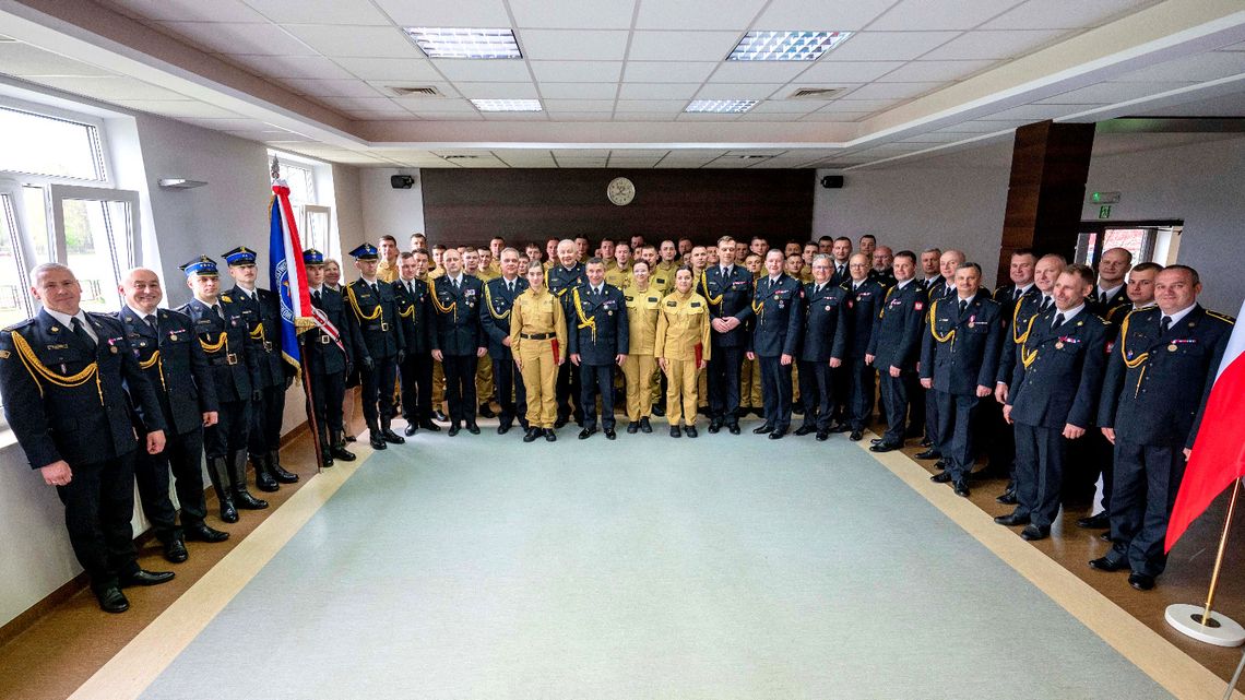 Nowi strażacy rozpoczynają drogę do służby. Uroczyste ślubowanie i start szkolenia