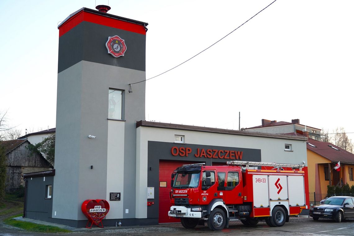 Nowoczesna remiza w Jaszczwi oficjalnie otwarta Nowoczesna remiza w Jaszczwi oficjalnie otwarta