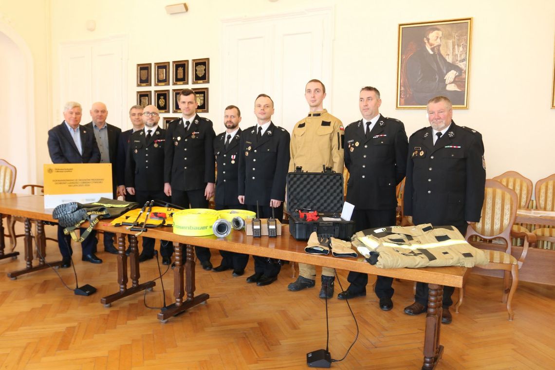 Nowoczesny sprzęt za ponad 427 tys. zł trafił do krośnieńskich OSP