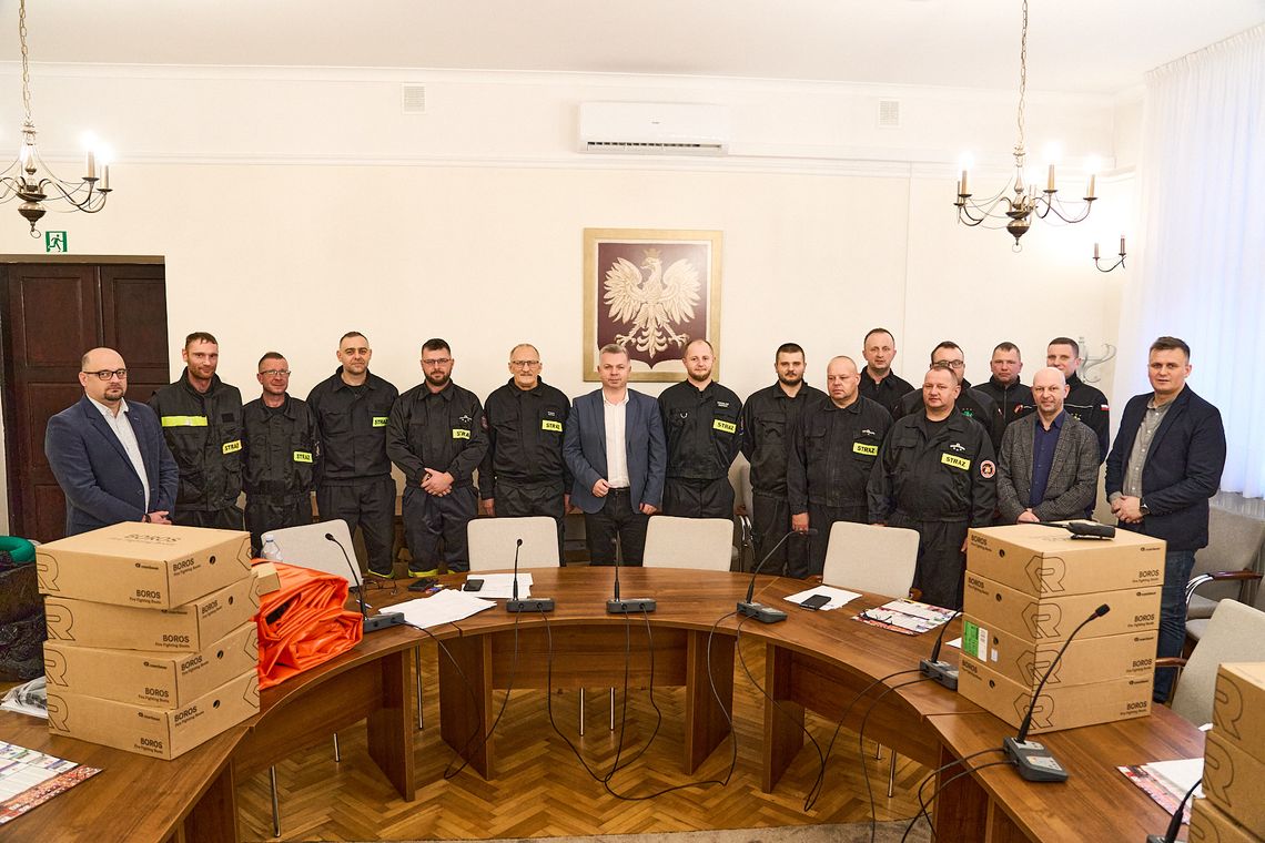 Nowy sprzęt ratowniczy trafił do służb w Gminie Jedlicze