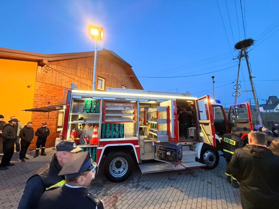 Nowy wóz dla OSP w Króliku Polskim. Steyr z napędem 4x4 już na wyposażeniu jednostki [ZDJĘCIA]