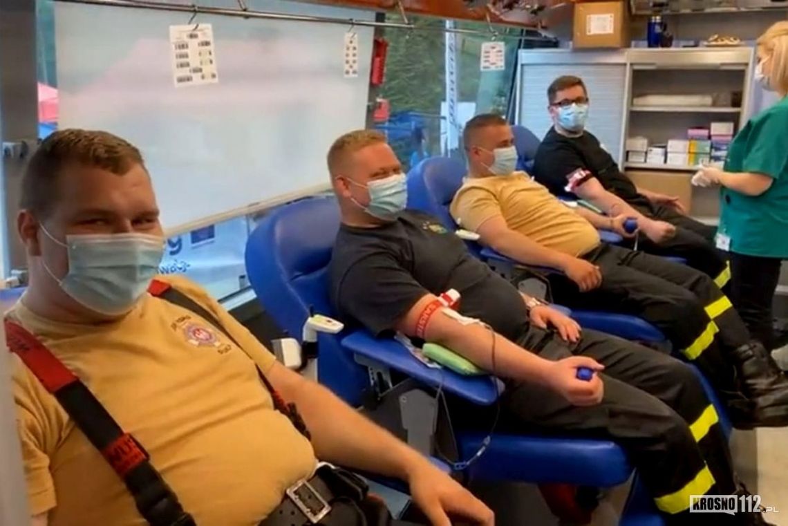 Oddawali krew przy remizie Ochotniczej Straży Pożarnej w Dukli