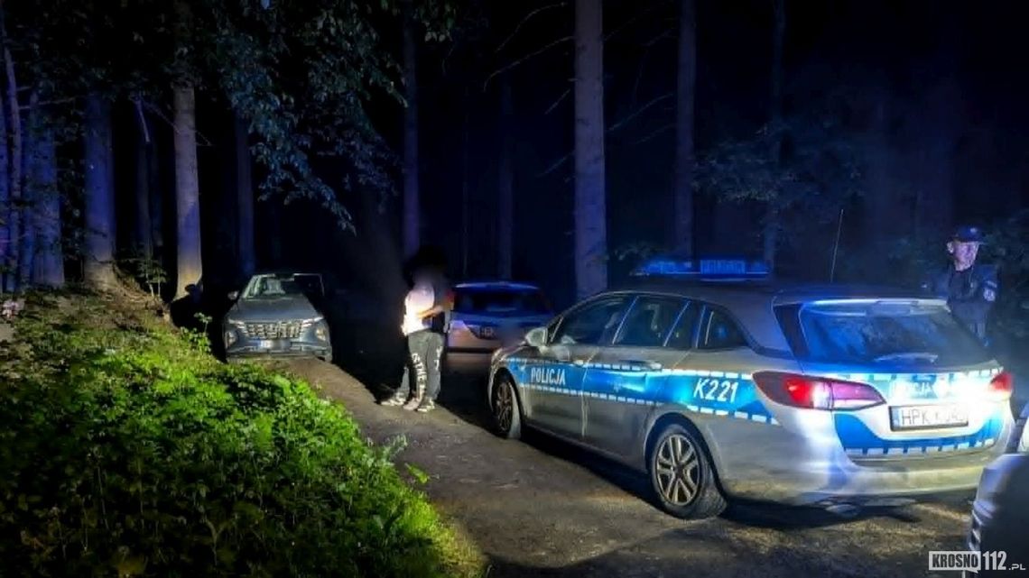 Odrzykoń. Kto kierował pojazdem? Policjanci zatrzymali dwie osoby Odrzykoń. Kto kierował pojazdem? Policjanci zatrzymali dwie osoby