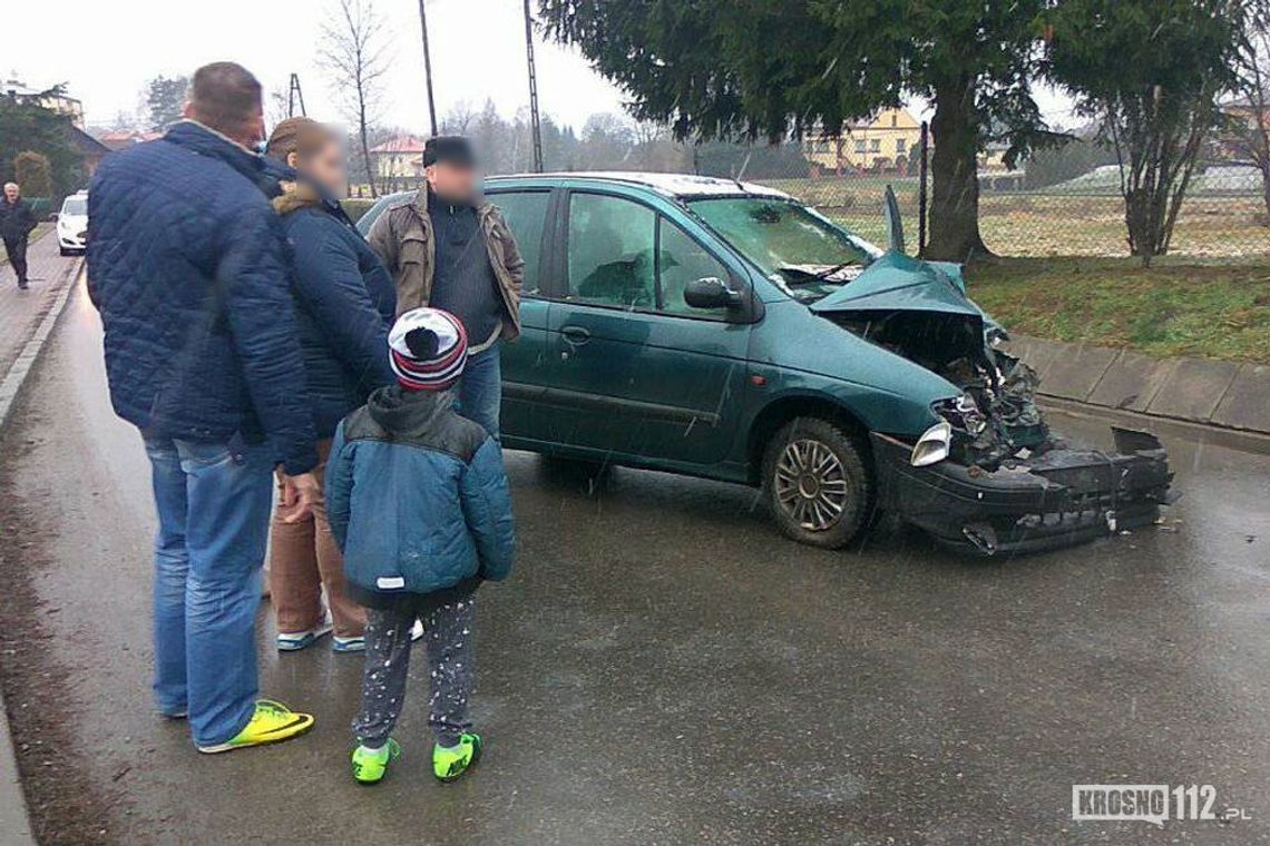 ODRZYKOŃ: Zderzenie dwóch samochodów. Jedna osoba poszkodowana