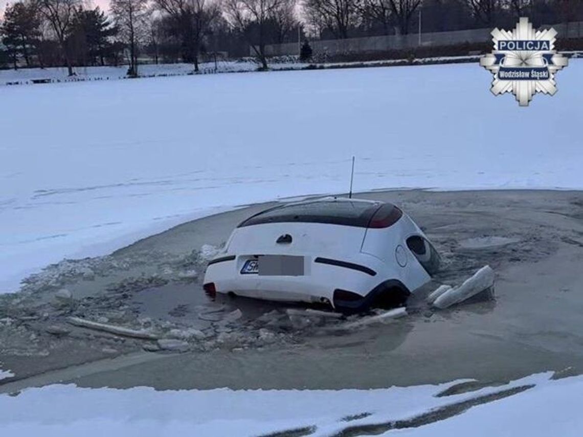 Lód staje się niebezpieczny. Służby ostrzegają przed wchodzeniem na niego Lód staje się niebezpieczny. Służby ostrzegają przed wchodzeniem na niego