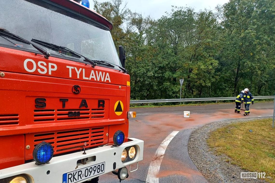 Oleista plama ciągnęła się przez powiaty krośnieński i sanocki