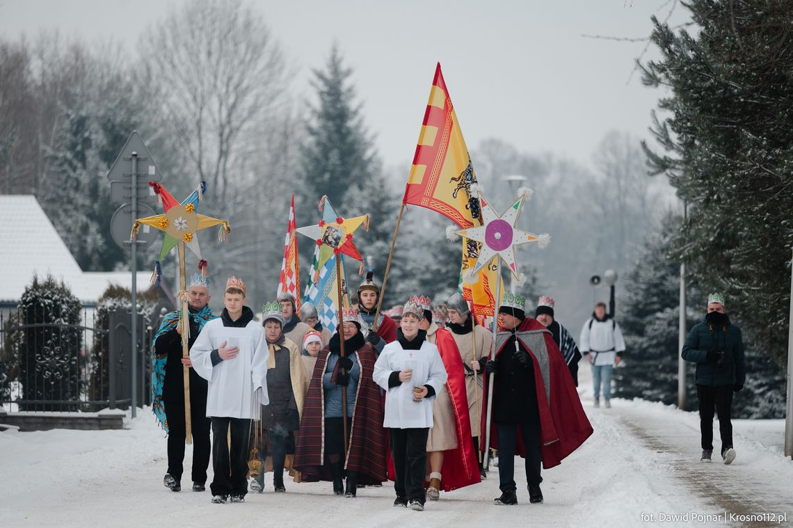 Orszak Trzech Króli przeszedł ulicami Krościenka Wyżnego