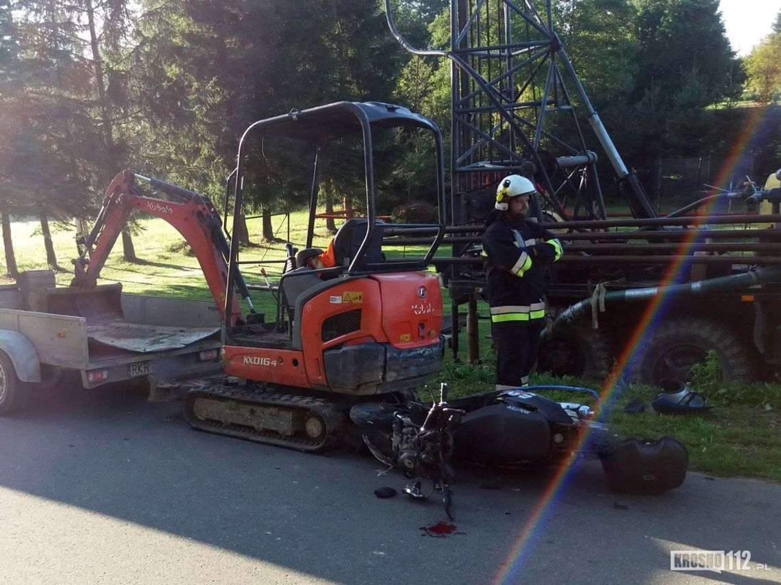 Oślepiły ją promienie słoneczne. Wjechała w koparkę