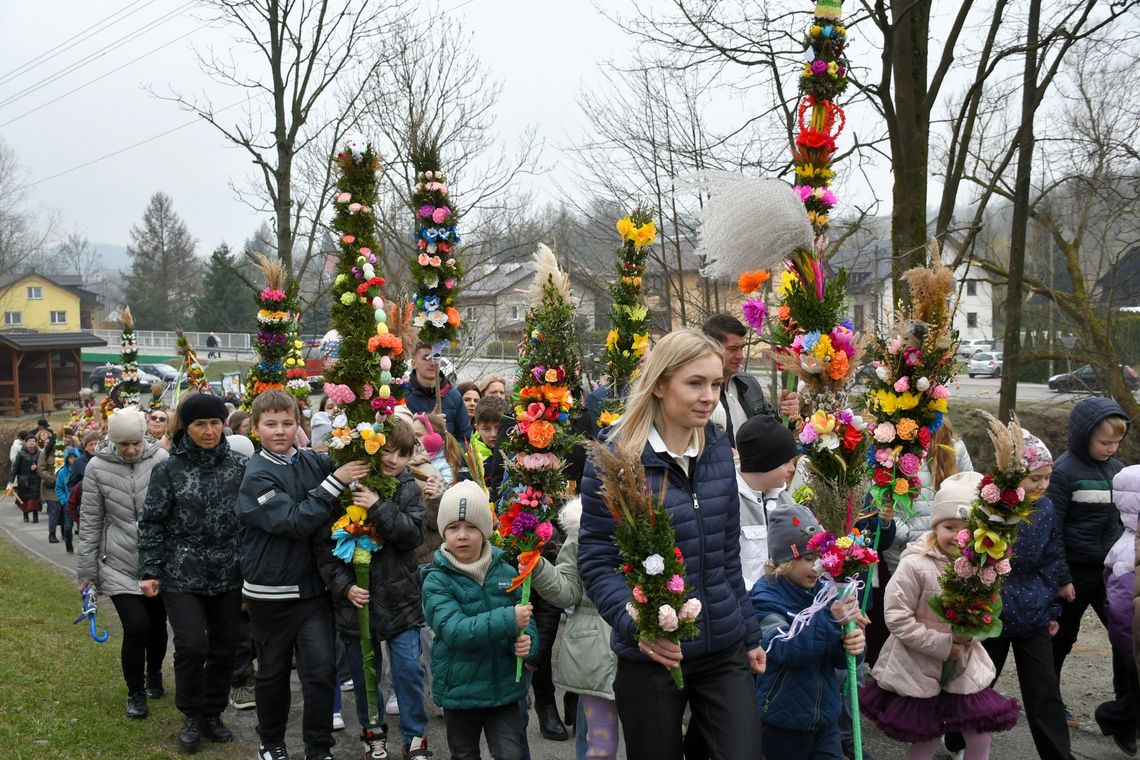 Parada Palm Wielkanocnych w Króliku Polskim