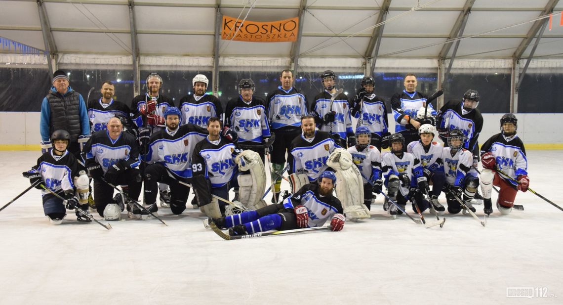 Pasjonaci hokeja trenują w Krośnie. Marzeniem jest udział w Amatorskich Mistrzostwach Polski