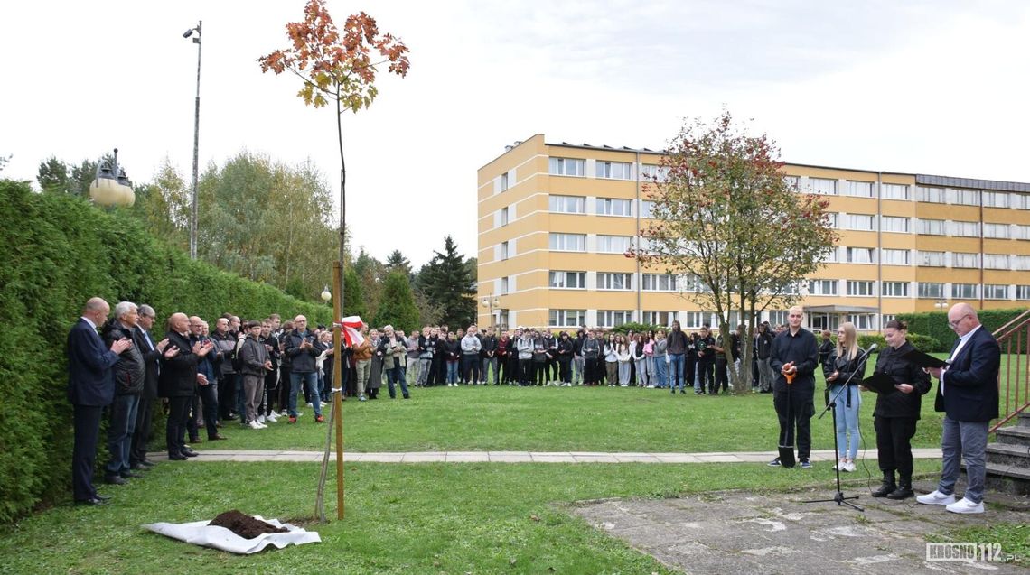 Patrona Zespołu Szkół w Iwoniczu upamiętni mural. Młodzież realizuje też inne projekty