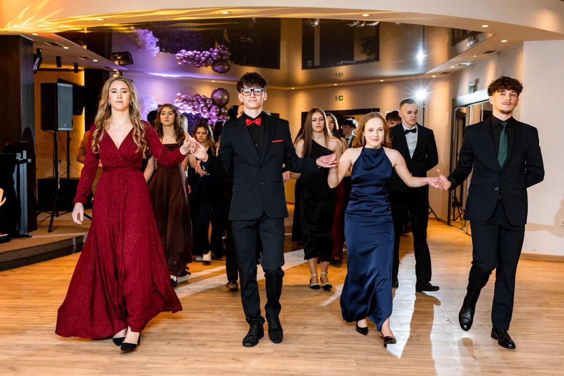 Pierwsza. Historyczna. Niezapomniana. Studniówka w najmłodszym krośnieńskim liceum