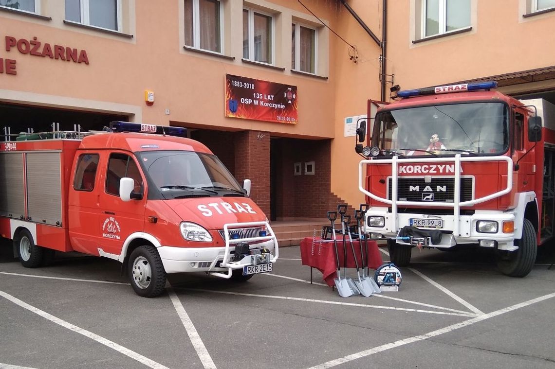 Pierwsze prezenty z okazji 135. urodzin OSP Korczyna