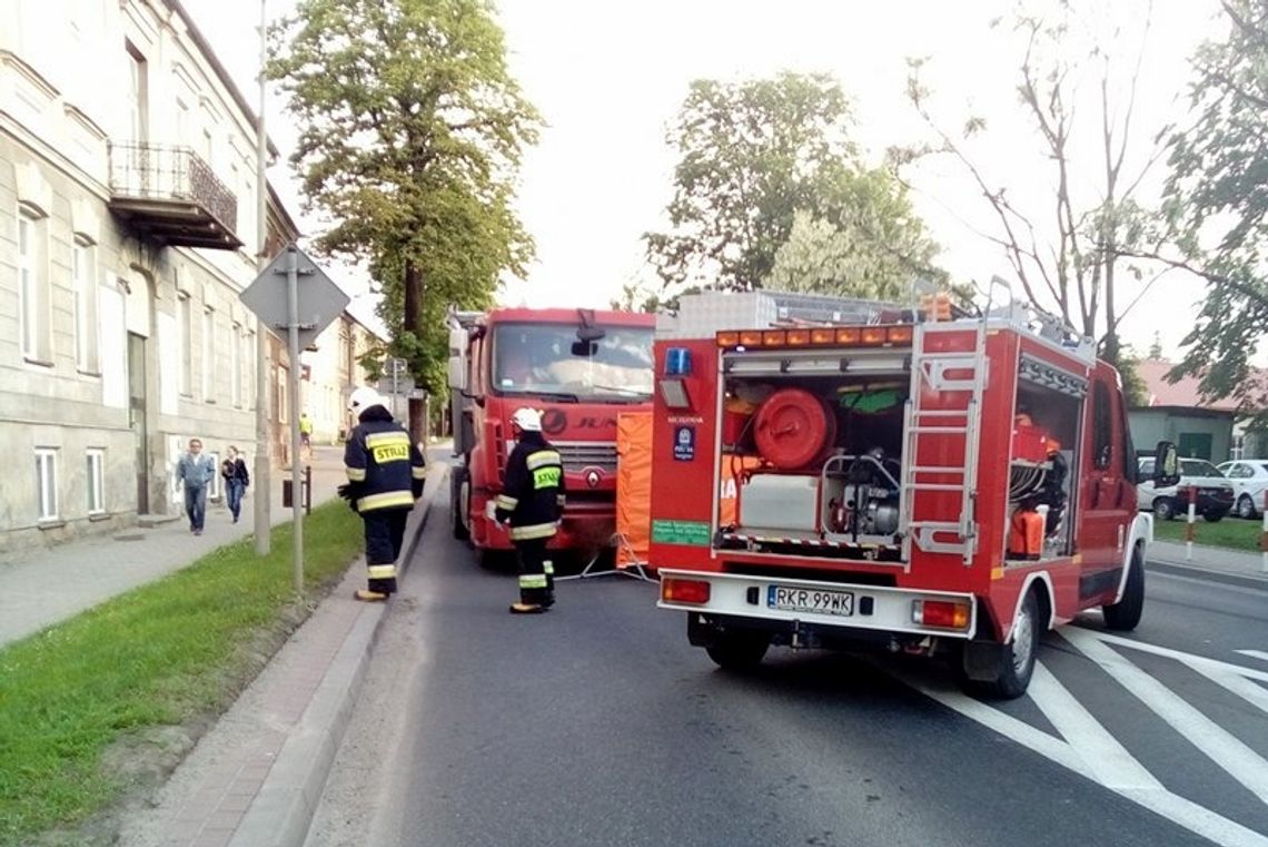 Piesza zginęła pod kołami ciężarówki. Zablokowana DK19
