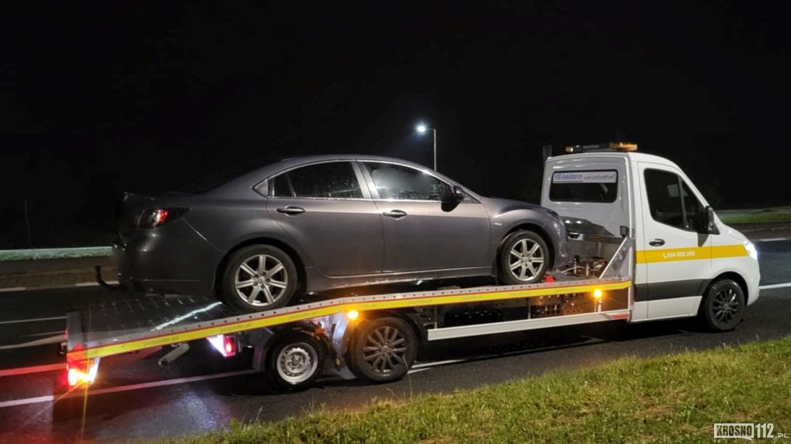 Pijani porzucili samochód i uciekli. Interwencja policji w Polance