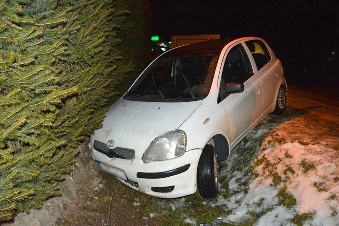 Pijany 31-latek wjechał toyotą do rowu. Miał ze sobą narkotyki