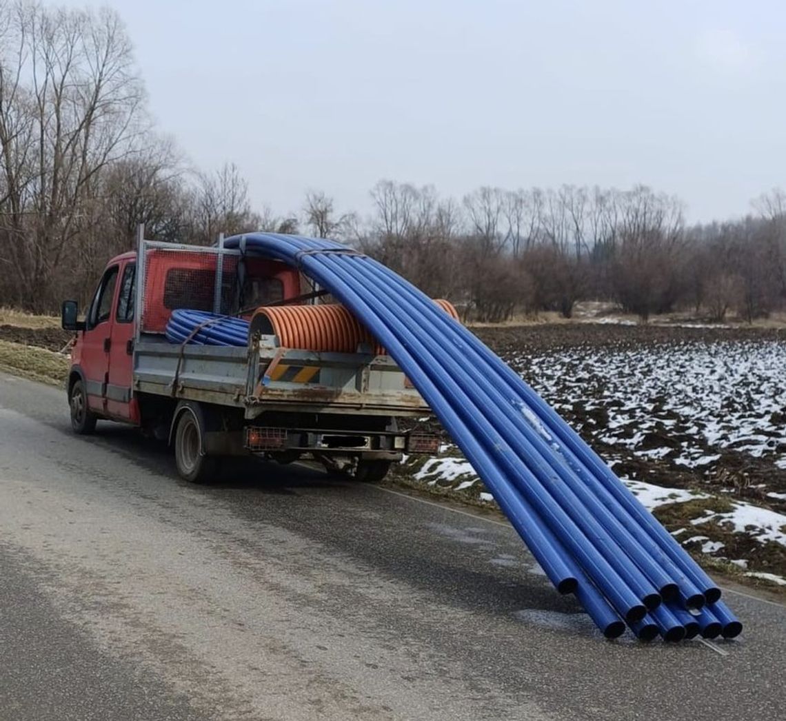 Pijany i ze źle zabezpieczonym ładunkiem. 64-latek odpowie przed sądem