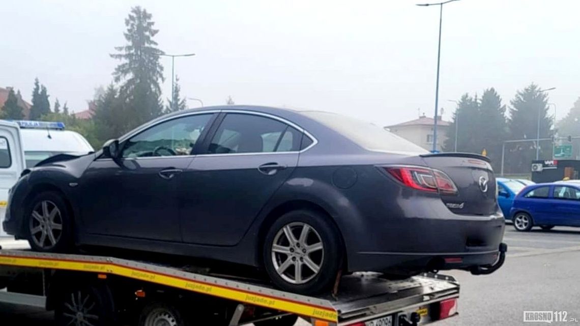 Pijany kierowca z zakazem jazdy wjechał w budynek Kauflandu w Krośnie