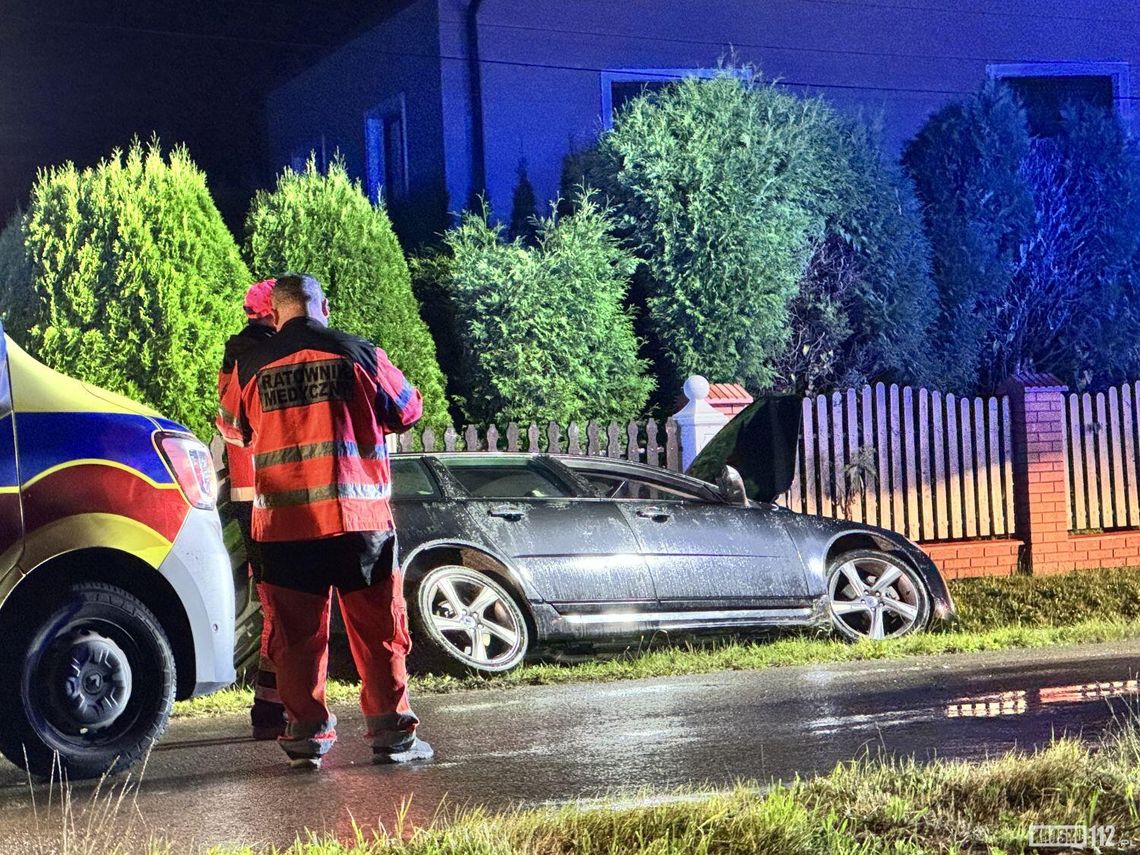 Pijany wjechał do rowu. Zdarzenie na granicy Niepli z Przybówką