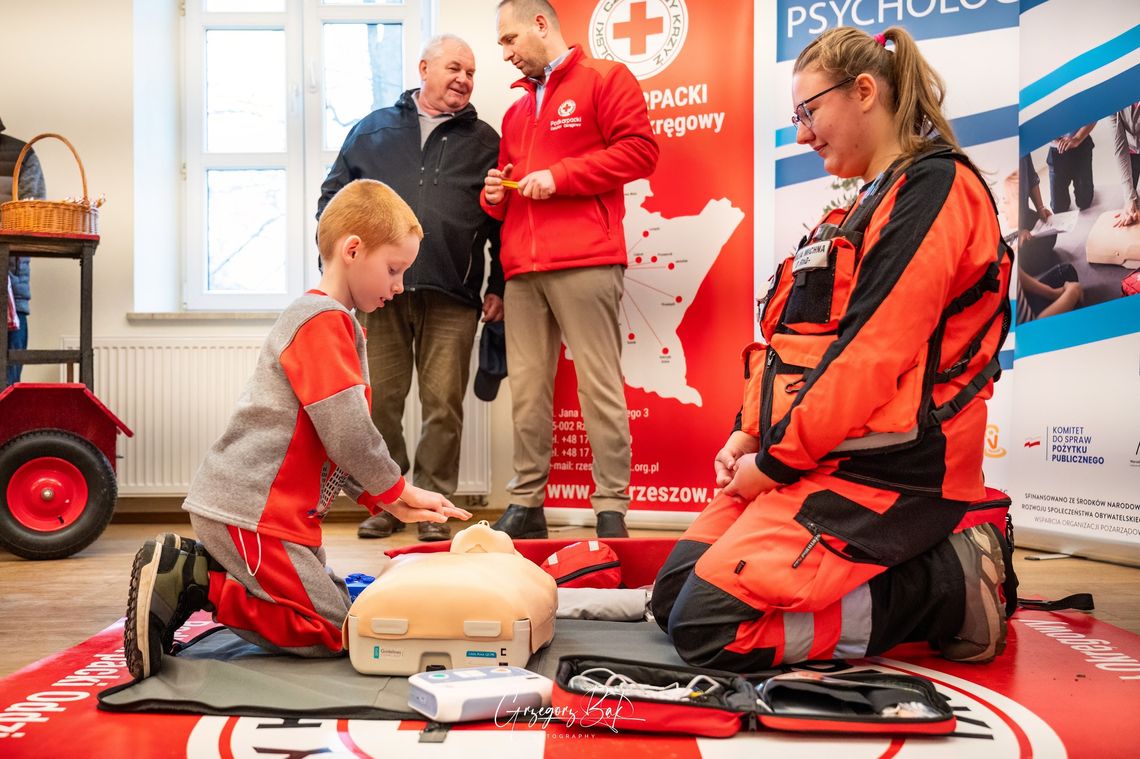 Piknik bezpieczeństwa w Ustrobnej – wiedza, praktyka i profilaktyka Piknik bezpieczeństwa w Ustrobnej – wiedza, praktyka i profilaktyka