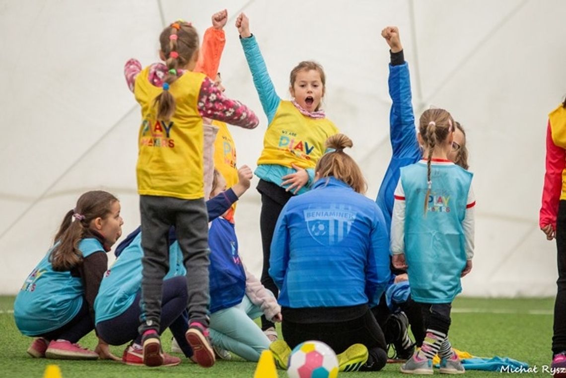 Piłka nożna dla dziewczynek. UEFA Playmakers ponownie w Krośnie