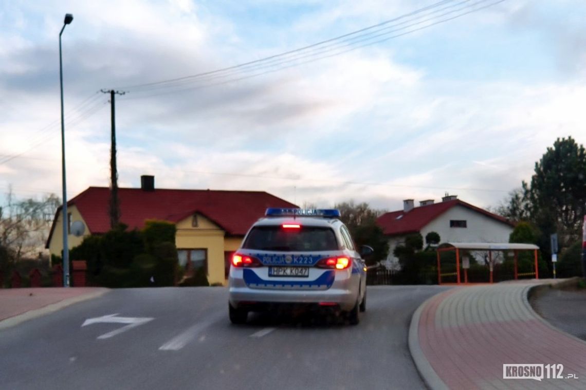 PILNE! Policyjna obława na ulicach Krosna i okolic! Trwają poszukiwania 22-latka
