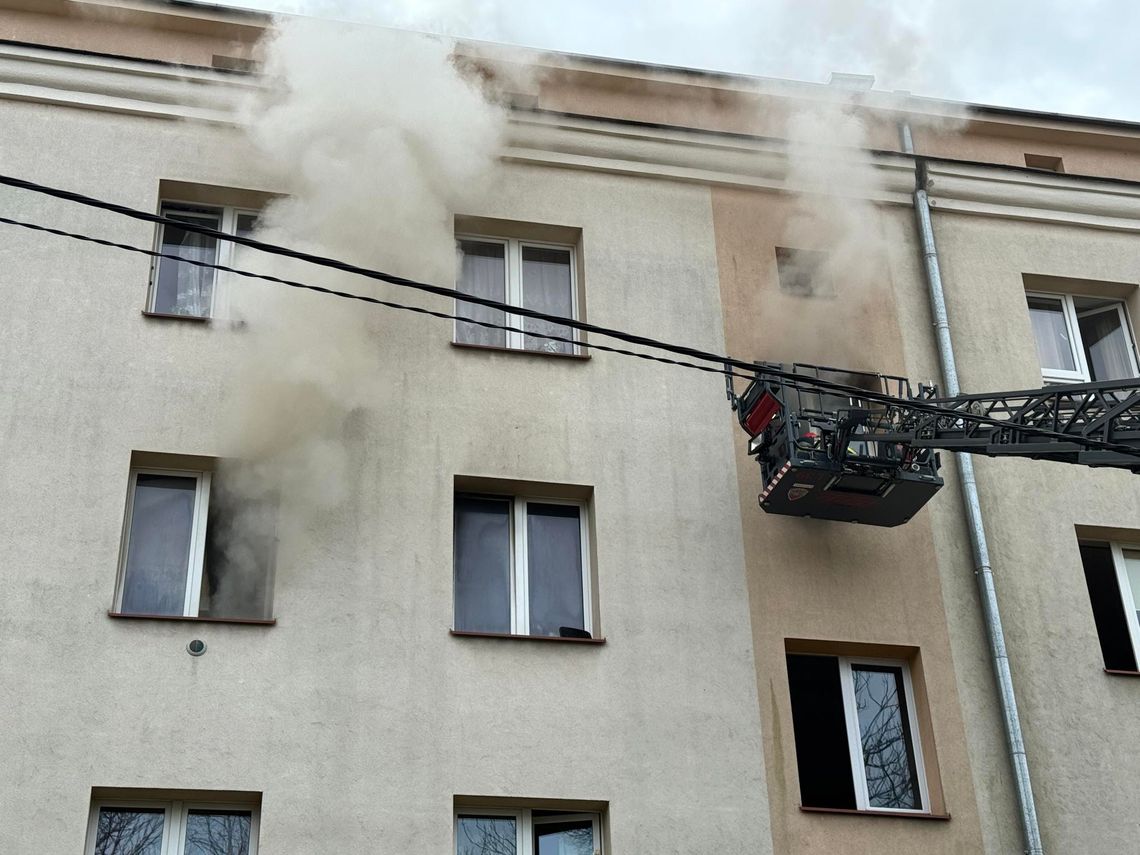 Pożar mieszkania przy Kolejowej w Krośnie [AKTUALIZACJA]