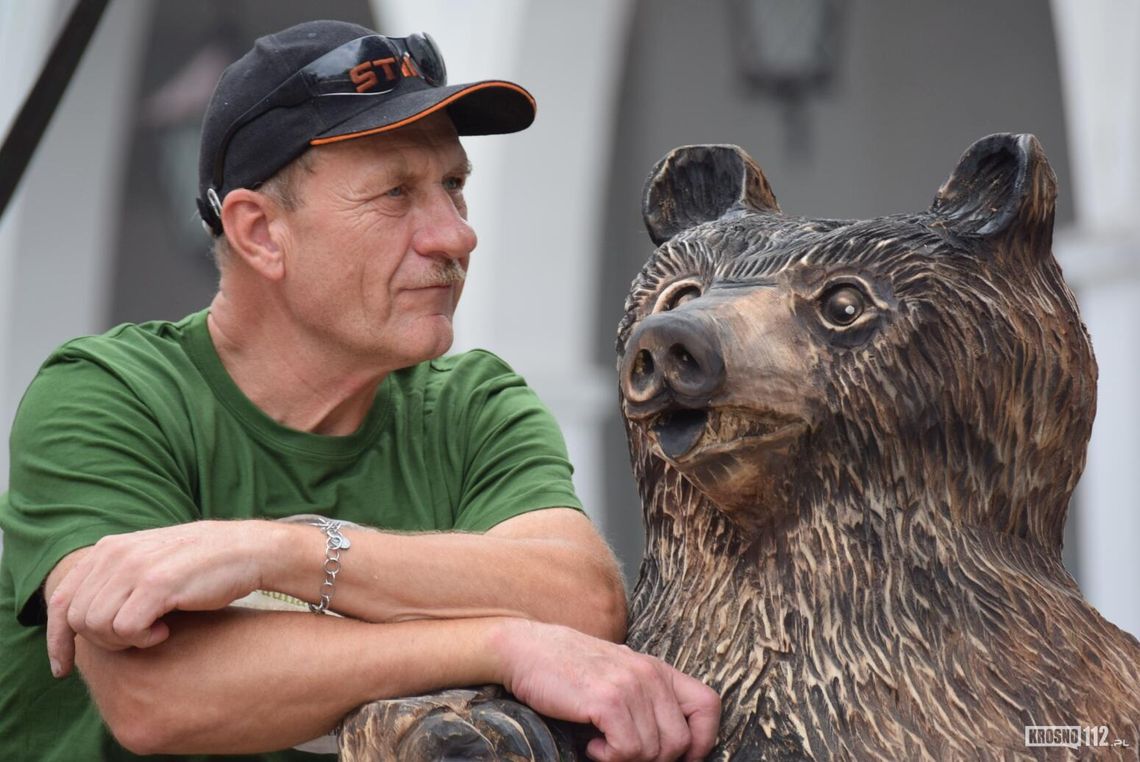 Plener Rzeźbiarski w Iwoniczu-Zdroju. Wyjątkowe prace ozdobią uzdrowisko [ZDJĘCIA]