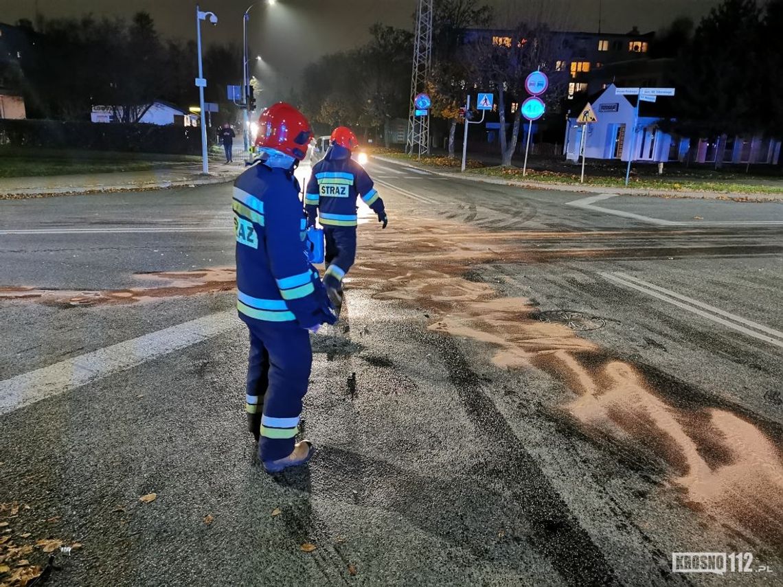 Po kolizji całe skrzyżowanie w płynach eksploatacyjnych