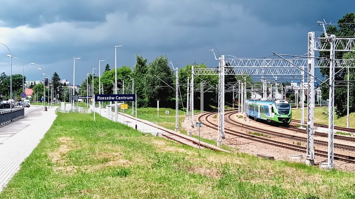 Pociągiem na lotnisko Rzeszów-Jasionka