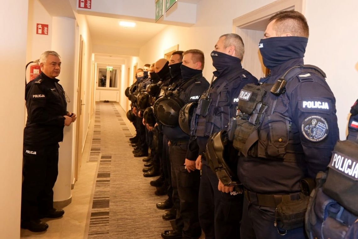 Podkarpaccy policjanci pełnią służbę na granicy. Z Krosna oddelegowano funkcjonariuszy WRD